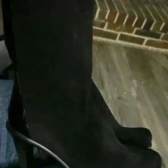 Donald J. Pliner Black Suede Heeled Boot with Faux Croc Embossing Size 6 1/2 M - Picture 8 of 15